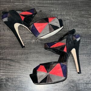 Vintage Y2K Bebe Size 6 Geometric Shape Print Leather 5” Pump Heels